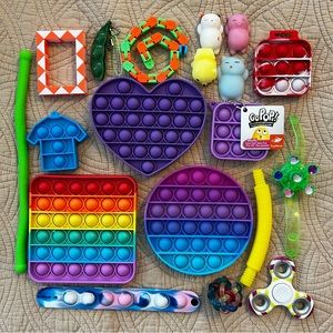 Bundle of 19 Fidget Toys